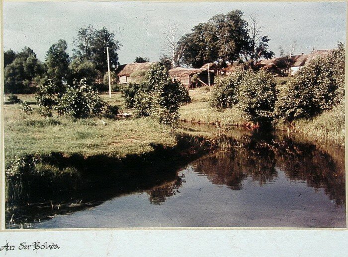 Немецкий солдат заснял на фотоаппарат жизнь советской деревушки